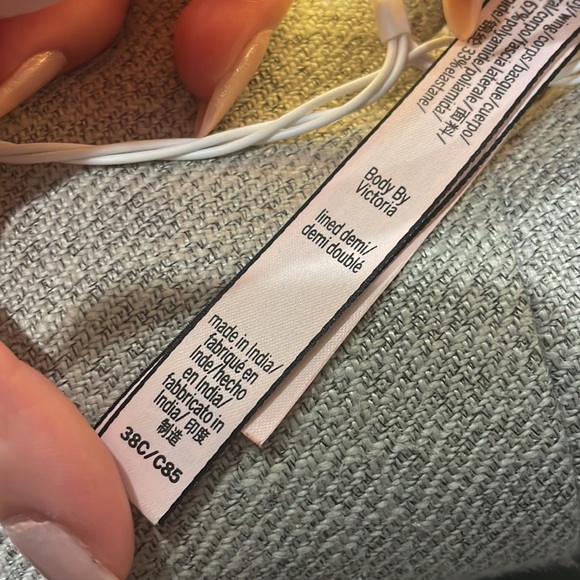 Victoria’s Secret bra - Picture 2 of 5